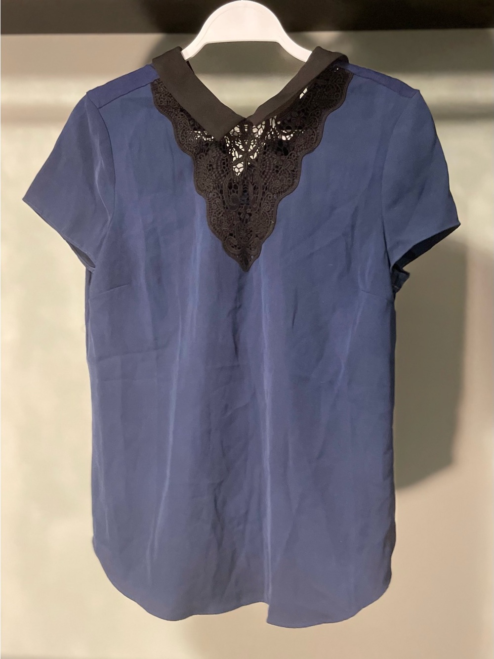 Y2K RW&CO Navy Blue Lace Back Blouse Medium Black Crochet Yoke Short Sleeve - Picture 2 of 3